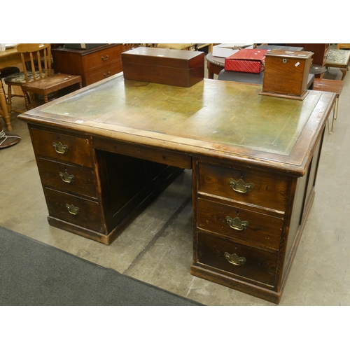 625 - LARGE TWIN PEDESTAL PARTNERS DESK