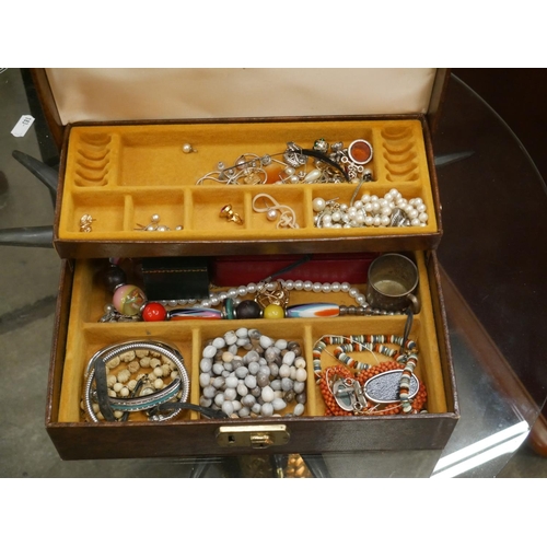 633 - BOX OF COSTUME JEWELLERY