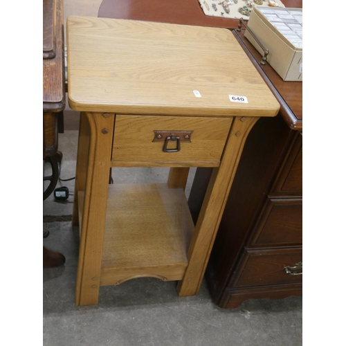 640 - OAK OCCASIONAL TABLE