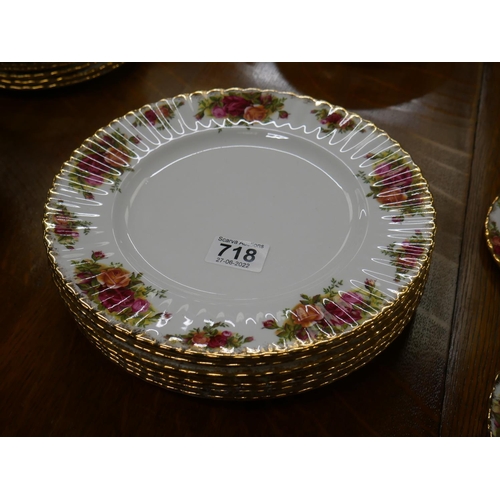 718 - 6 OLD COUNTRY ROSE DINNER PLATES