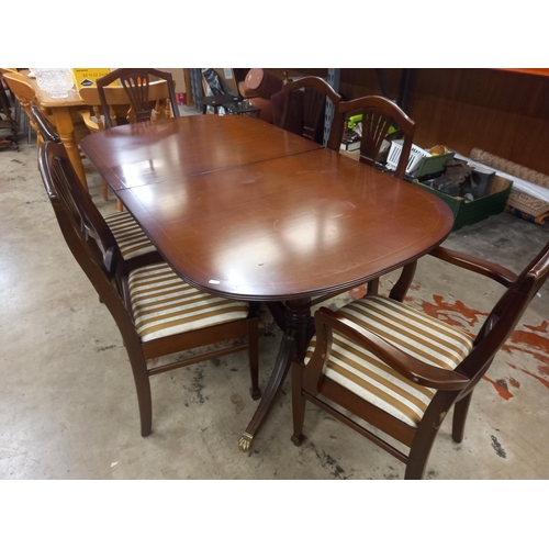 732 - MAHOGANY TABLE & 6 CHAIRS