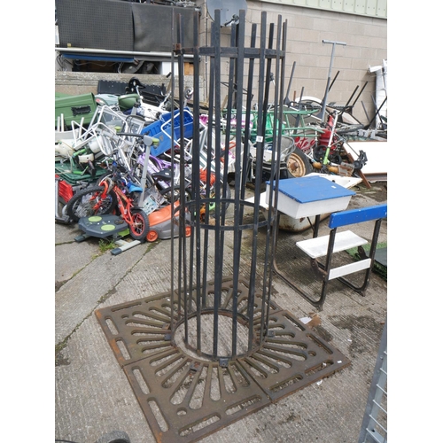 19 - TREE GUARD & CAST IRON BASE