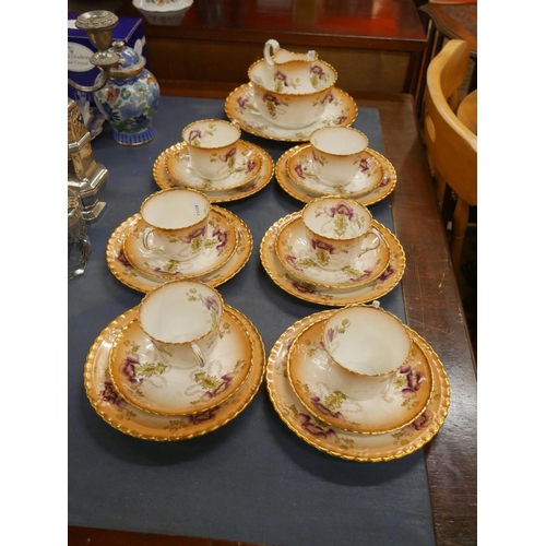 634 - ROYAL ALBERT TEA SET