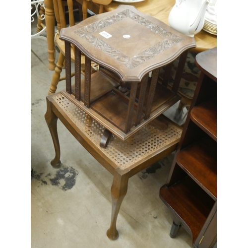 635 - OCCASIONAL TABLES X 2