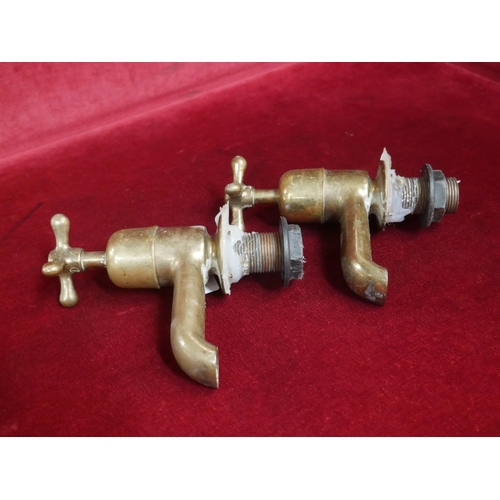 259 - 2 VINTAGE BRASS TAPS