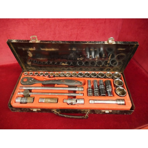 260 - SOCKET SET