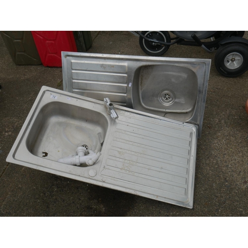 72 - 2 STAINLESS STEEL SINKS