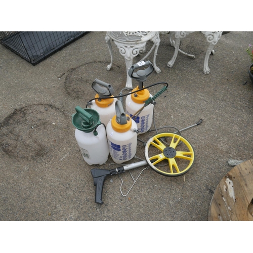 87 - SELECTION OF SPRAYERS