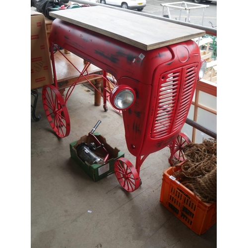 193 - MASSEY FERGUSON TRACTOR BONNET / HOME BAR