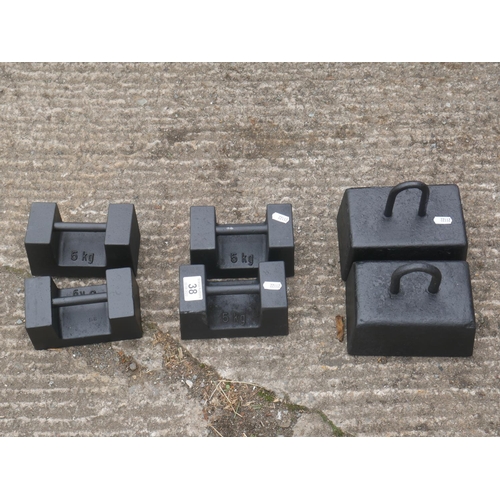 38 - 2 FLAX WEIGHTS & 4 METAL WEIGHTS