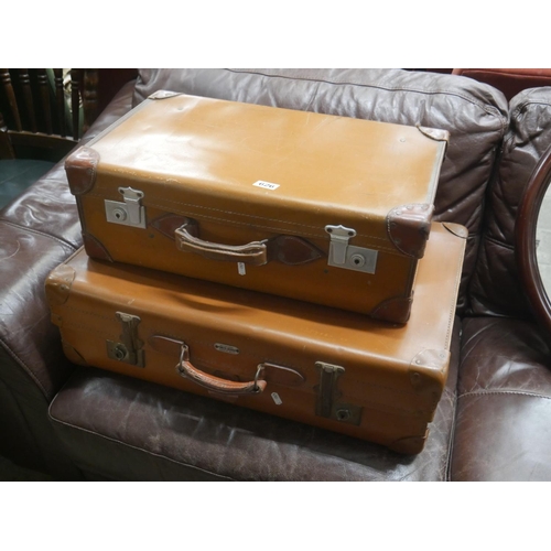 626 - 2 SUITCASES