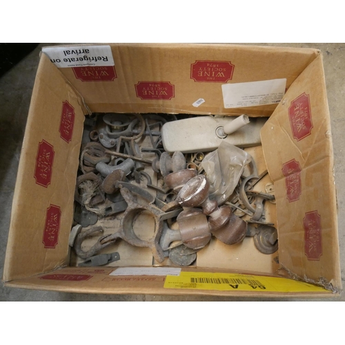 206 - BOX OF OLD DOOR HANDLES ETC