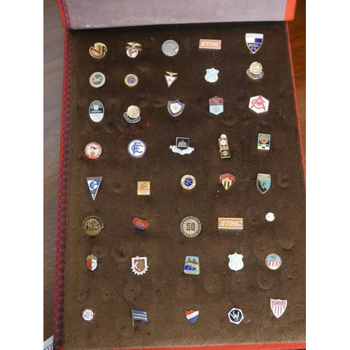 432 - 45 FOOTBALL BADGES