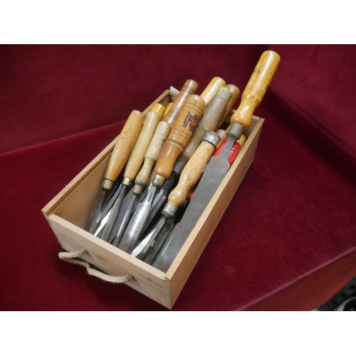 258 - BOX OF CHISELS