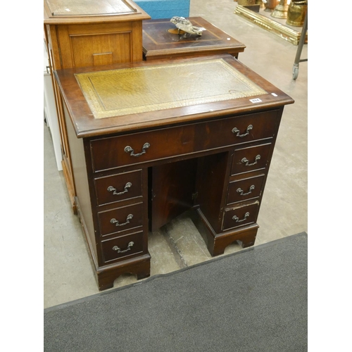 484 - NEAT KNEEHOLE DESK WITH LEATHER TOP