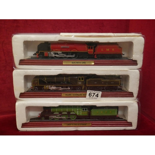 674 - 3 RAILWAY MODELS