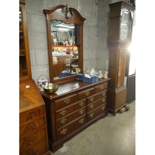 707 - MAHOGANY DRESSING TABLE