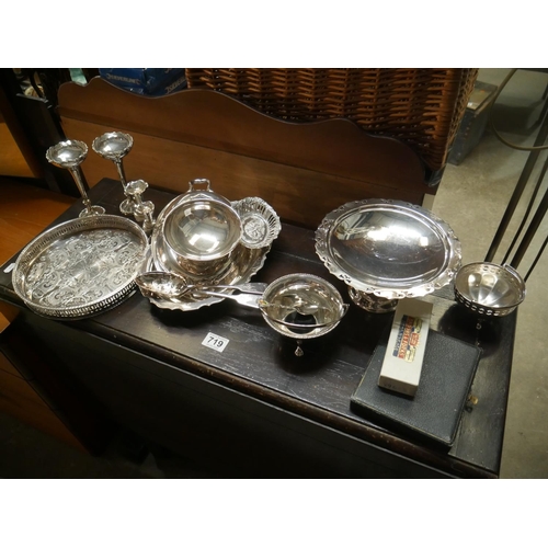 720 - LOT OF SILVER PLATE