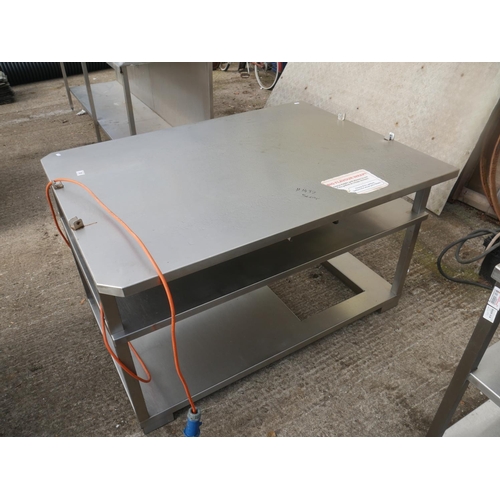 30 - STAINLESS STEEL TABLE