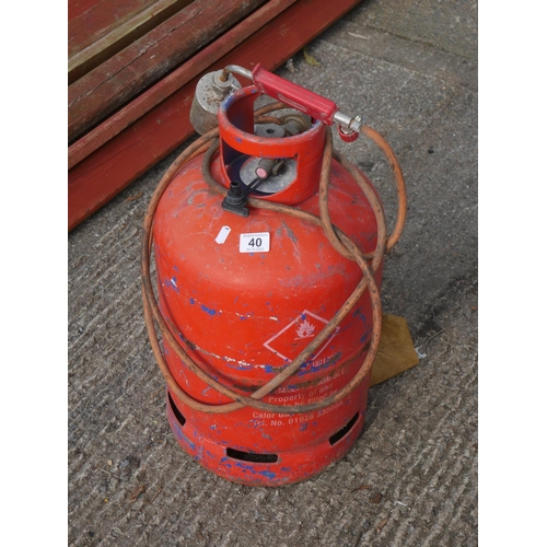 40 - GAS CYLINDER & BLOW TORCH