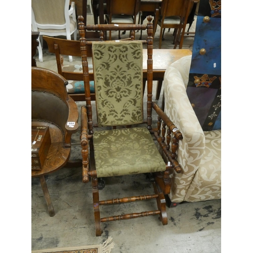 586 - AMERICAN CHAIR