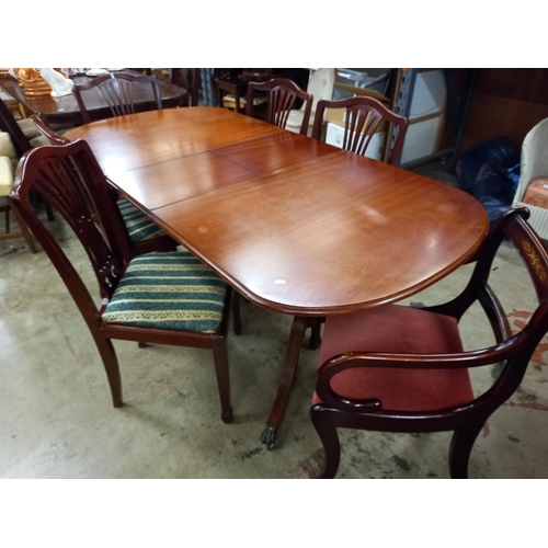 630 - MAHOGANY TABLE & 6 CHAIRS - ONE ODD CHAIR