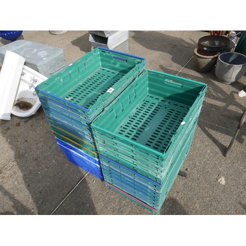 89 - LOT OF STORAGE CRATES