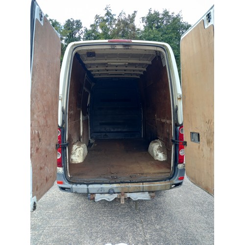 166 - 2007 VW CRAFTER 2.5 5 CYCINDER DIESEL  MOT TO 14/11/22 MILES 170,000 APPROX - TOW BAR & LIGHTS