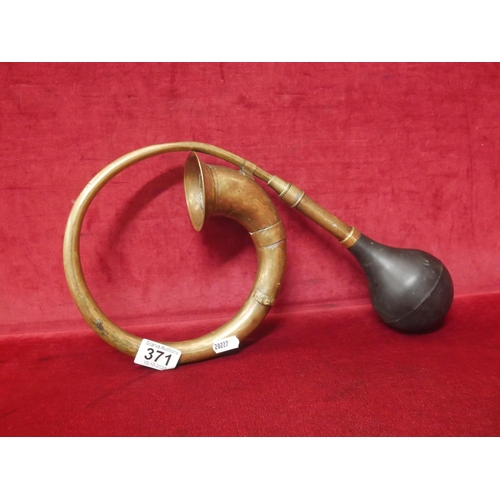 371 - OLD CAR HORN