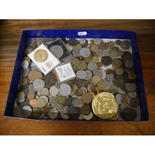 417 - TRAY OF COINS