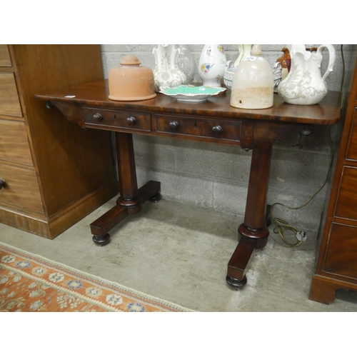 430 - GILLINGTONS OF DUBLIN FLAME MAHOGANY 2 DRAWER LIBRARY TABLE