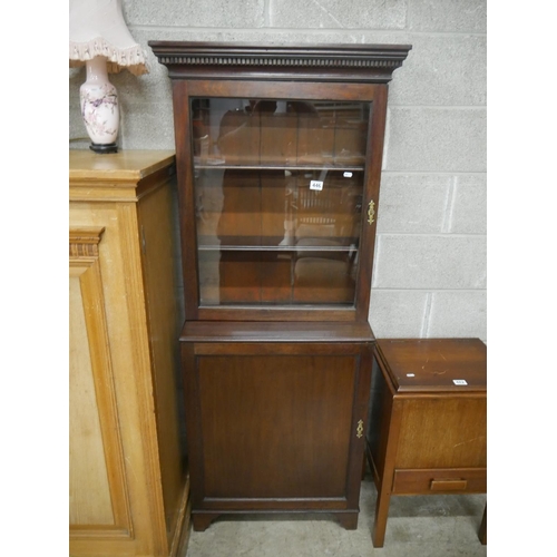 446 - GEORGIAN MAHOGANY BOOKCASE OVER ONE DOOR CUPBOARD