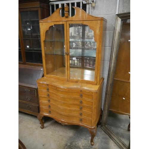 459 - WALNUT 2 DOOR DISPLAY CASE OF 5 DRAWER CUTLERY CHEST WITH LARGE AMOUNT OF SILVER PLATED CUTLERY