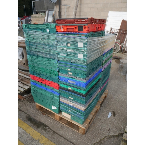 17 - PALLET OF STORAGE CRATES