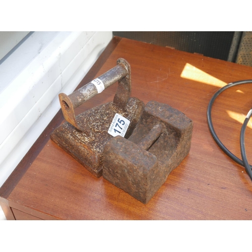 175 - VINTAGE IRON & METAL WEIGHT