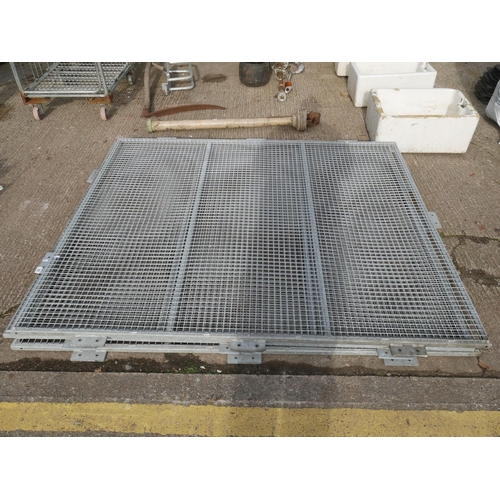 29 - 3 GALV MESH GRILLS