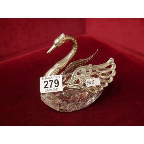 279 - LARGE CRYSTAL & WHITE METAL SWAN