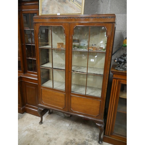 497 - 2 DOOR DISPLAY CABINET