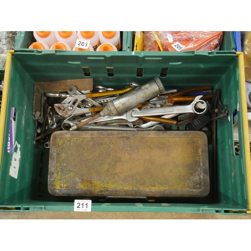 211 - TRAY OF TOOLS