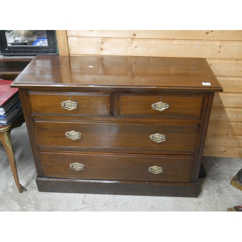 482 - VICTORIAN 2 OVER 2 CHEST OF DRAWERS