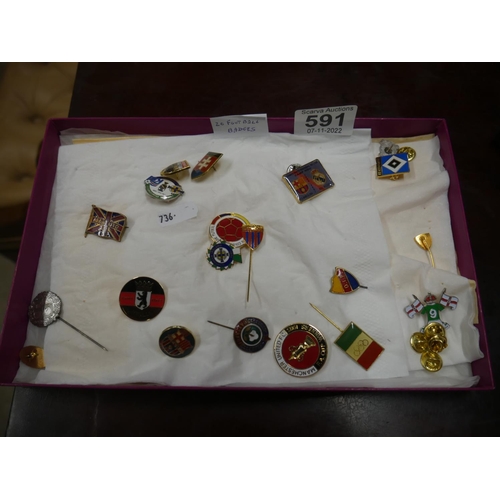 591 - LOT OF FOOTBALL BADGES