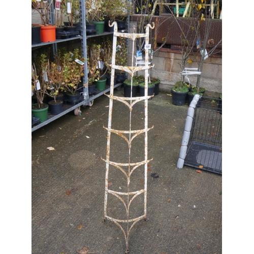 108 - HANGING BASKET STAND