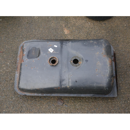 55 - TRACTOR DIESEL TANK