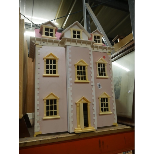 850 - DOLLS HOUSE