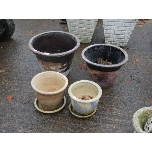 97 - SELECTION OF PLANTERS