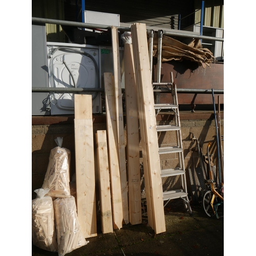 61 - LOT OF WHITE WOOD