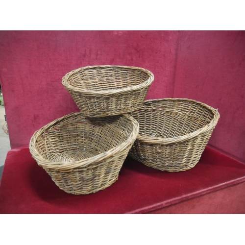 638 - LOT OF BASKETS