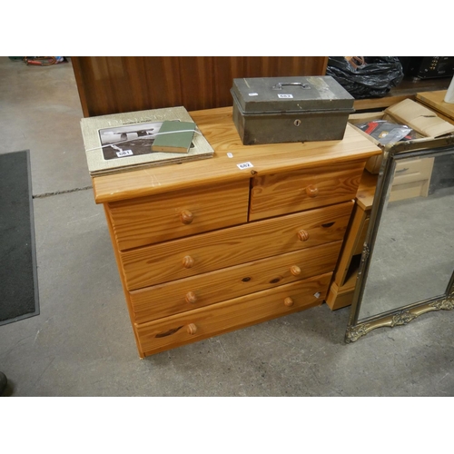 682 - CHEST OF DRAWERS