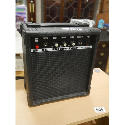 697 - GUITAR AMP