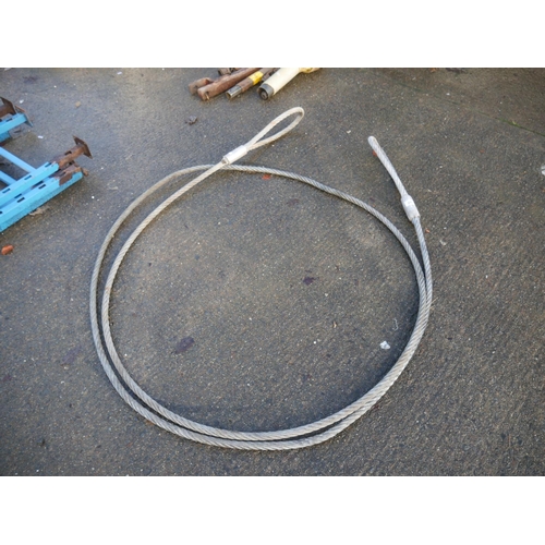 28 - HEAVY STEEL ROPE